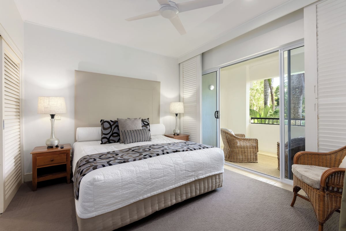Apartment, 1 Bedroom | 3 bedrooms, in-room safe, individually decorated, individually furnished