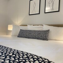 高级开间 | 客房内保险箱、隔音、熨斗/熨衣板、免费 WiFi
