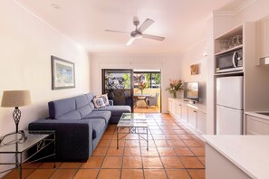 Living area - Villa San Michele (Port Douglas)