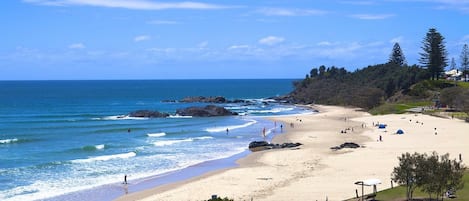 Una spiaggia nelle vicinanze