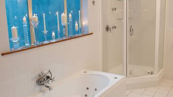 Separate bathtub and shower, jetted bath, hydromassage showerhead