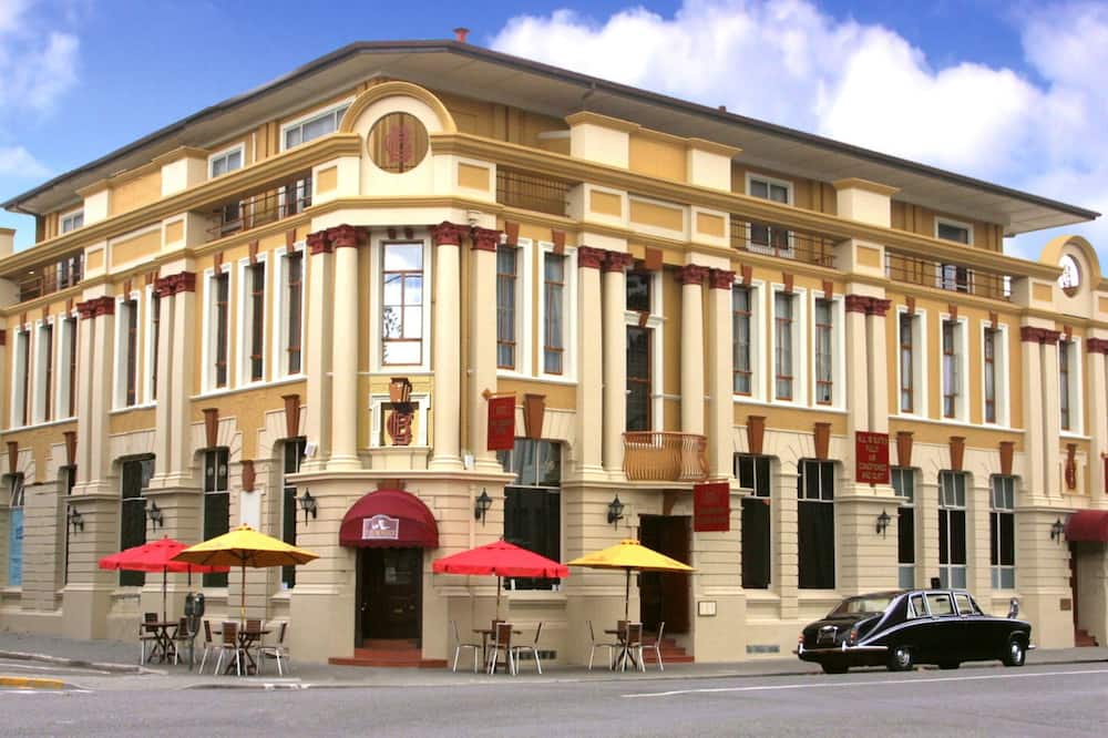 The County Hotel