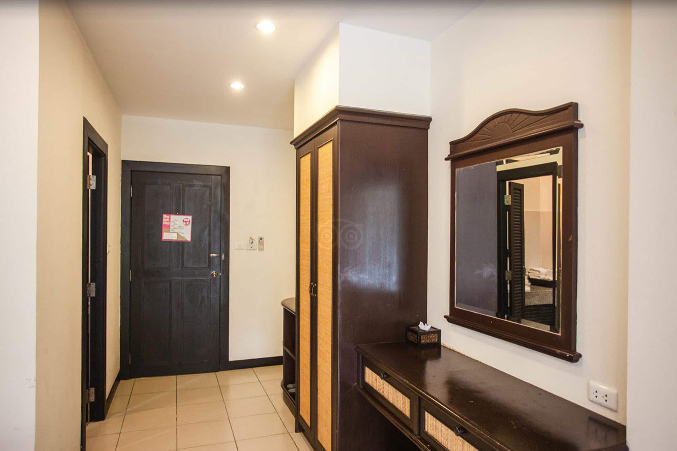 superior room | minibar, in-room safe, desk, blackout curtains