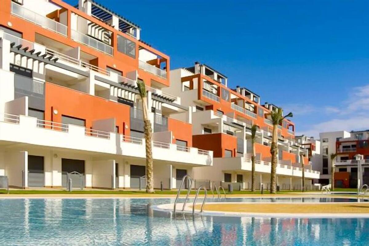 Departamento, 2 habitaciones | Alberca al aire libre