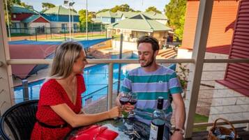 Vila, 2 quartos, ao lado da piscina | Terraço/pátio