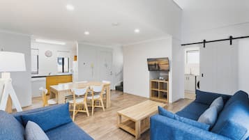 Deluxe Villa, 2 Bedrooms, Patio, Garden View | Living area