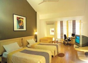 Minibar, free WiFi - Hotel Nandhini Whitefield (Bengaluru)