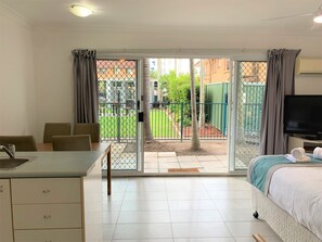 Apartment, 1 Schlafzimmer, Küche, Erdgeschoss | Wohnbereich