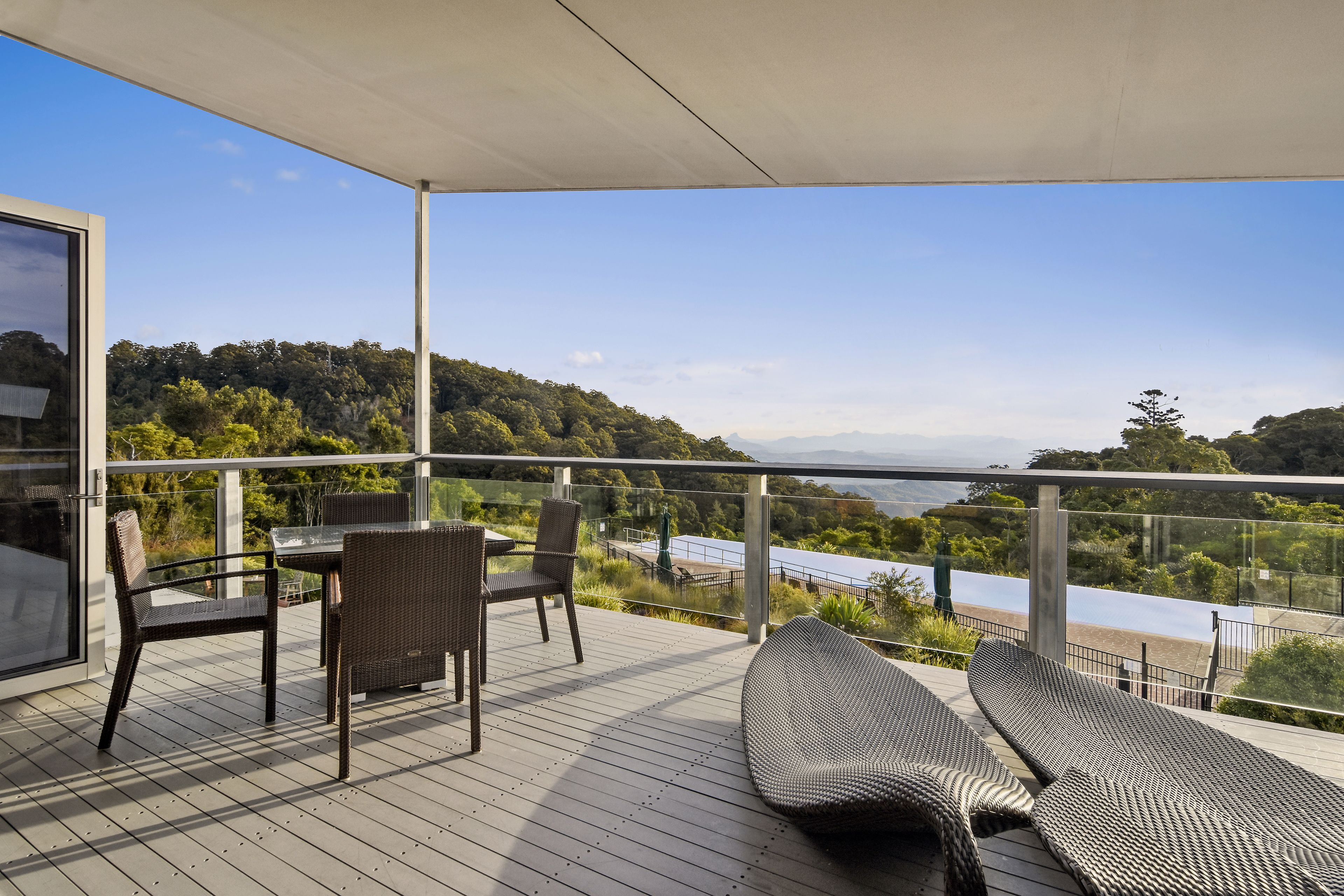 Couples treatment rooms, body treatments, aromatherapy