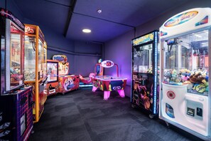 Games room - Turtle Beach Resort (Mermaid Beach)