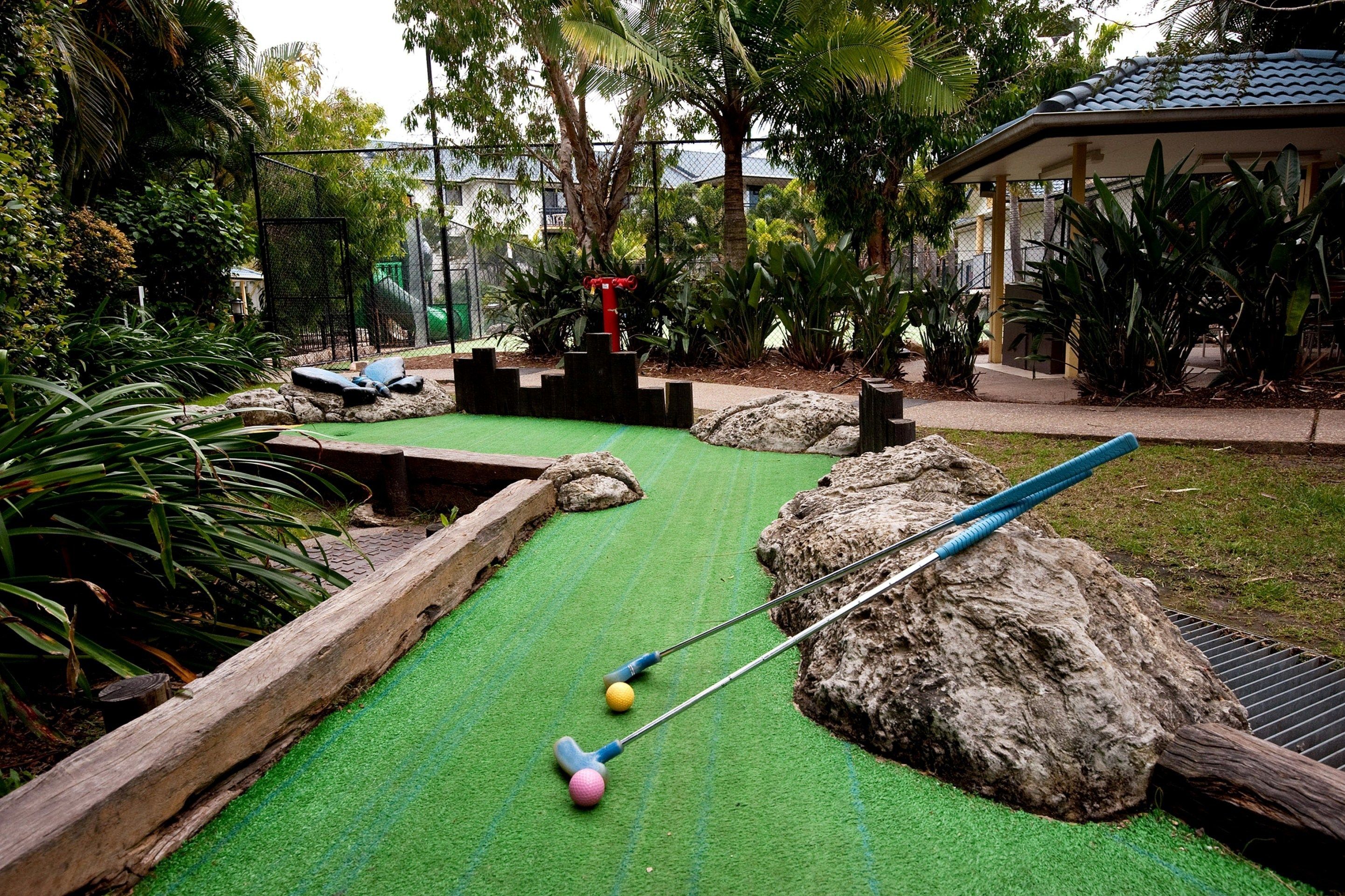 Mini-golf