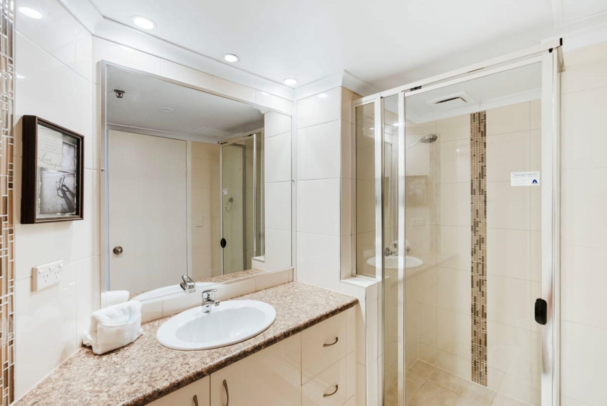 2 Bedroom Low Ocean/Garden View | Bad | Toalettartikler (inkludert), hårføner, håndklær og sjampo