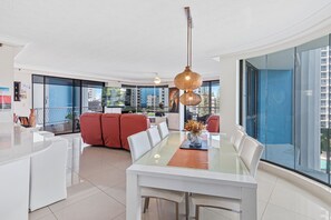 1 Bedroom Low Ocean/Garden View | ห้องรับประทานอาหาร