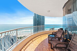 2 Bedroom Superior Ocean View | Balcony view