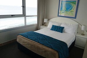 One Bedroom Beachfront | Iron/ironing board, cribs/infant beds, rollaway beds, free WiFi - Chateau Beachside (Surfers Paradise)