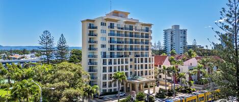 Fachada de la propiedad