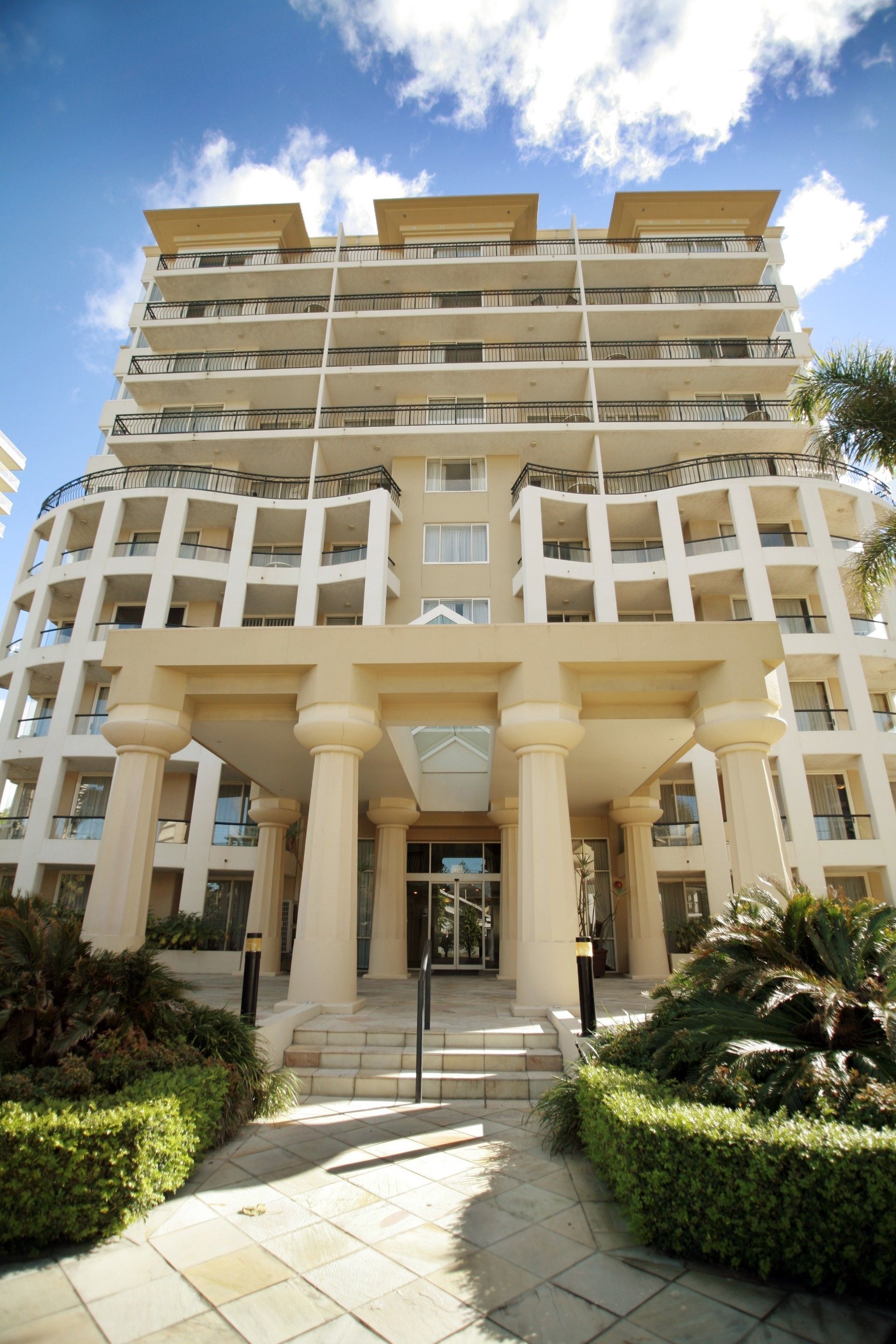 Palazzo Colonnades — image 19