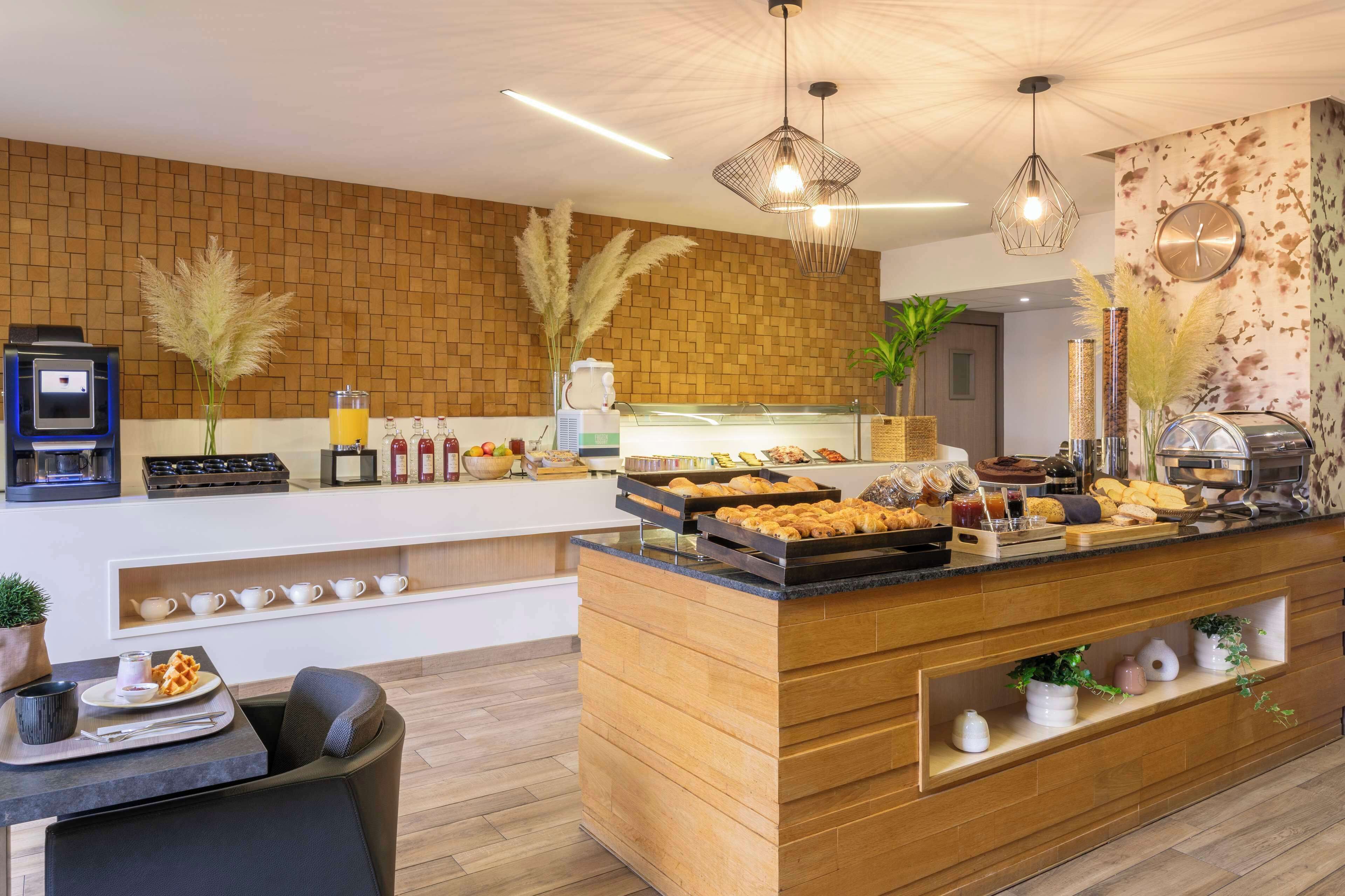 daily buffet breakfast (eur 14 per person)