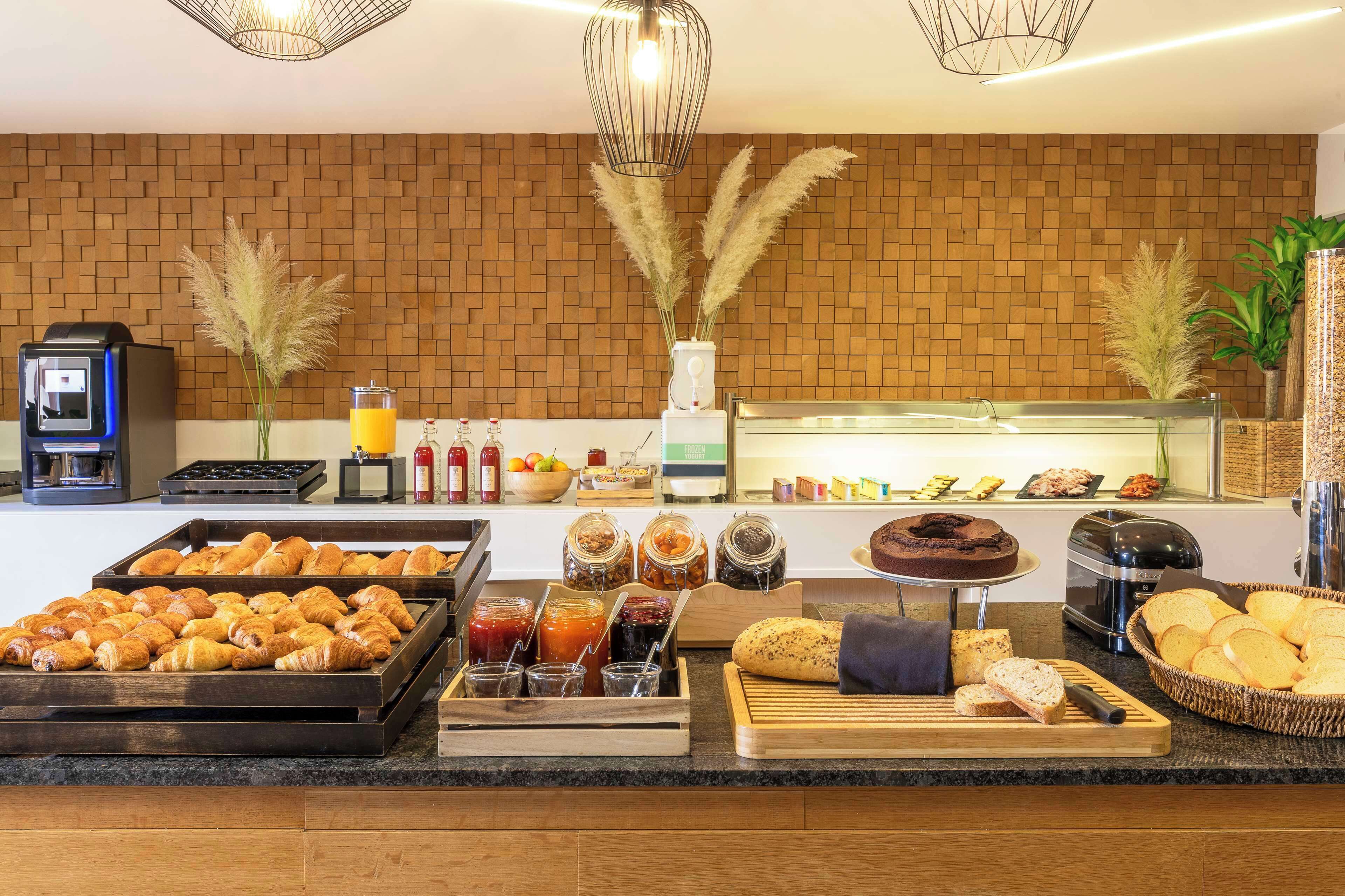 daily buffet breakfast (eur 14 per person)