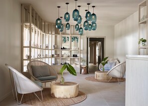 Couples treatment rooms, hot tub, body treatments, aromatherapy