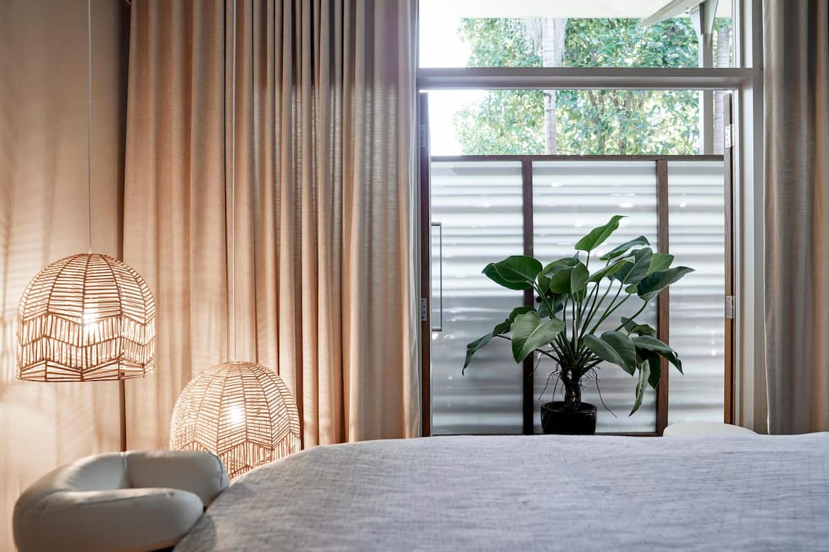 couples treatment room(s), hot tub, body treatments, aromatherapy