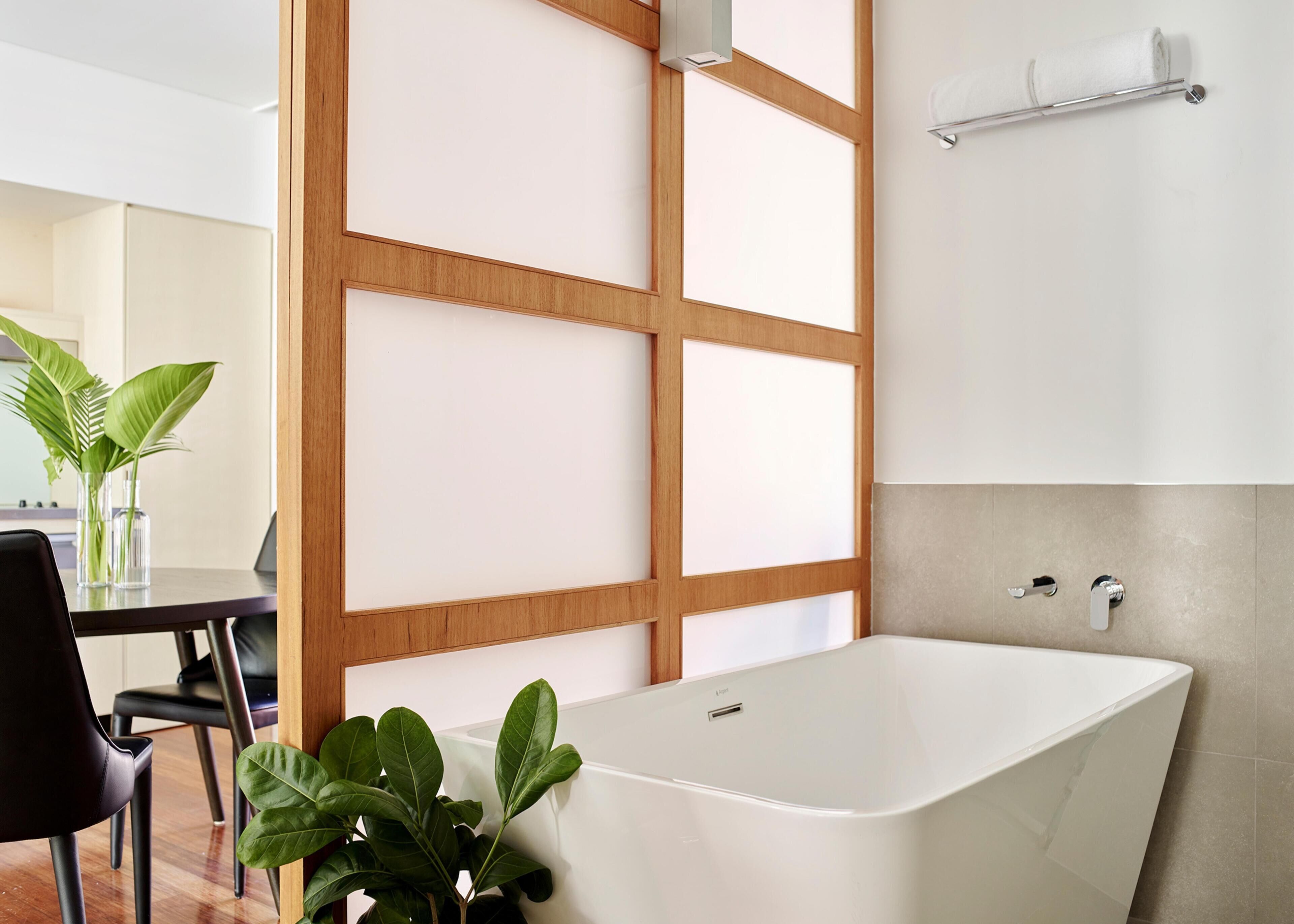 deep-soaking bathtub