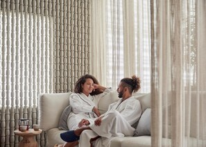 Salas de tratamientos para parejas, bañera de hidromasaje