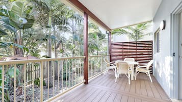 1 Bedroom Loft Apartment | Terrace/patio