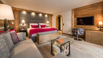 小型套房, 阳台 (Valentina) | 高档床上用品、迷你吧、客房内保险箱、特色装修