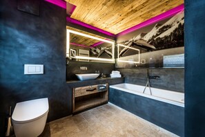 Junior Double Room, Accessible, Balcony (Perla) | Bathroom - eva,VILLAGE (Saalbach-Hinterglemm)
