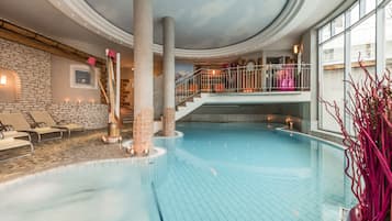 Indoor pool, sun loungers
