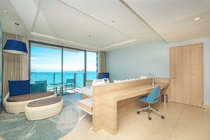 Premium Room, 1 King Bed, Club lounge access (Executive Tower)