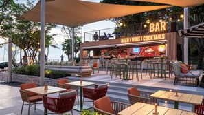 5 restaurants servant le déjeuner, le dîner et le souper