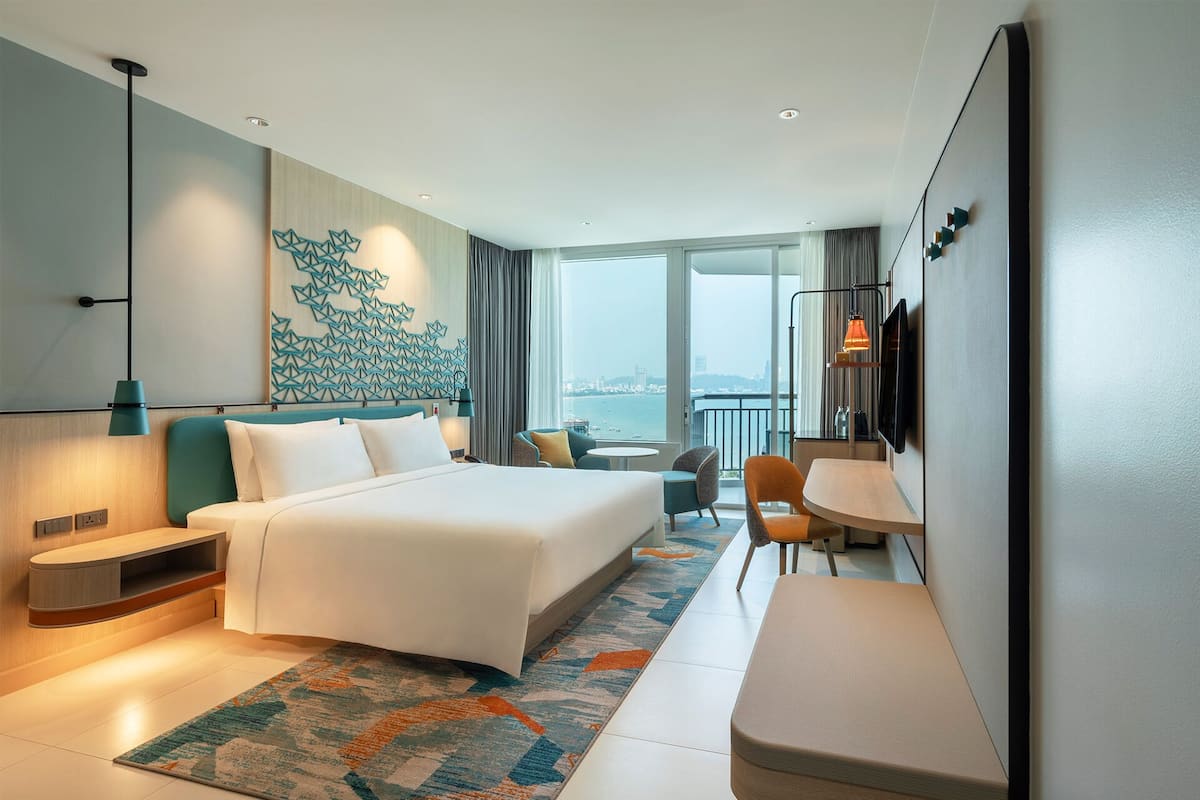 Habitación, 1 cama King size, con acceso para personas discapacitadas (Bay Tower) | Caja de seguridad en la habitación y escritorio
