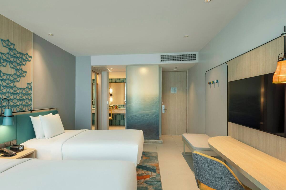 Standard Room, 2 Single Beds, Sea View (Bay Tower)
