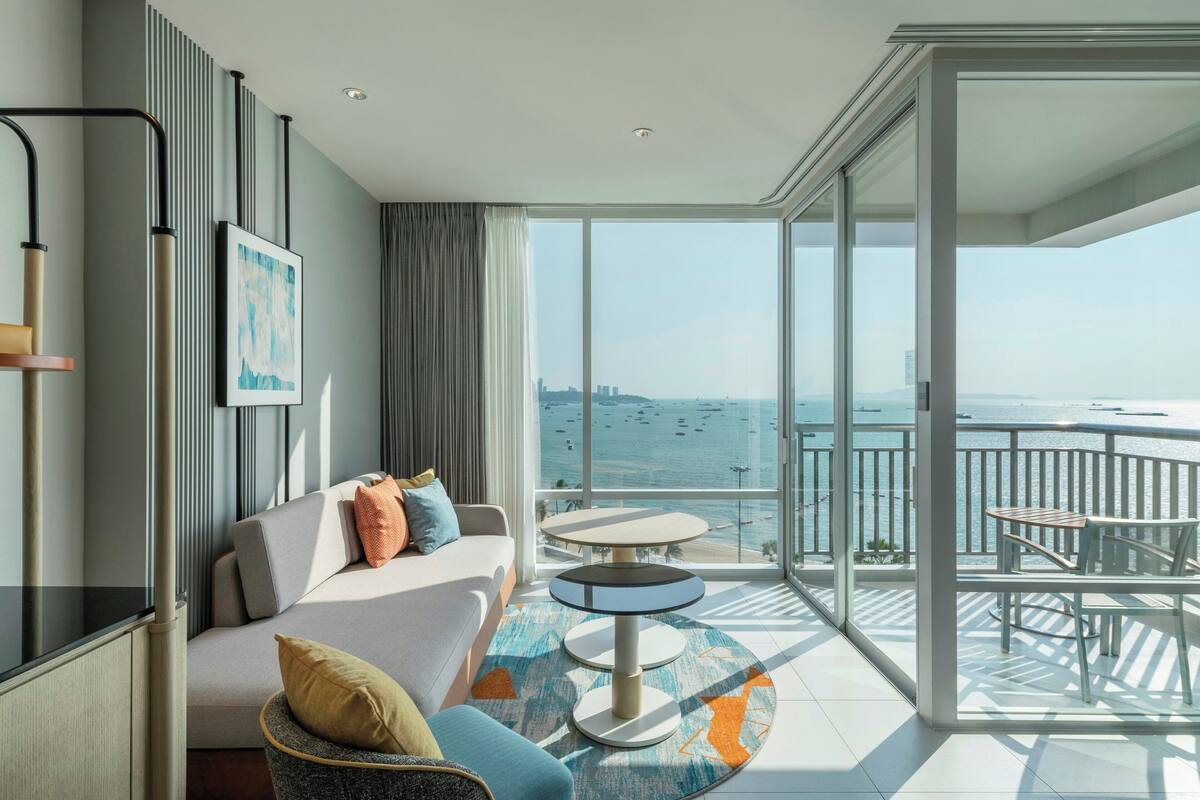 Premium Room, 1 King Bed, Beach View (Pattaya, Bay Tower) | Room amenity