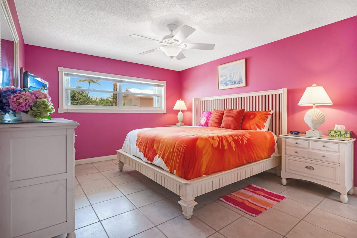 Condo 6, 2 Bedrooms, Ocean View | 2 bedrooms, in-room safe, individually decorated, individually furnished