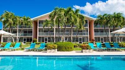 Aqua Bay Club Condos