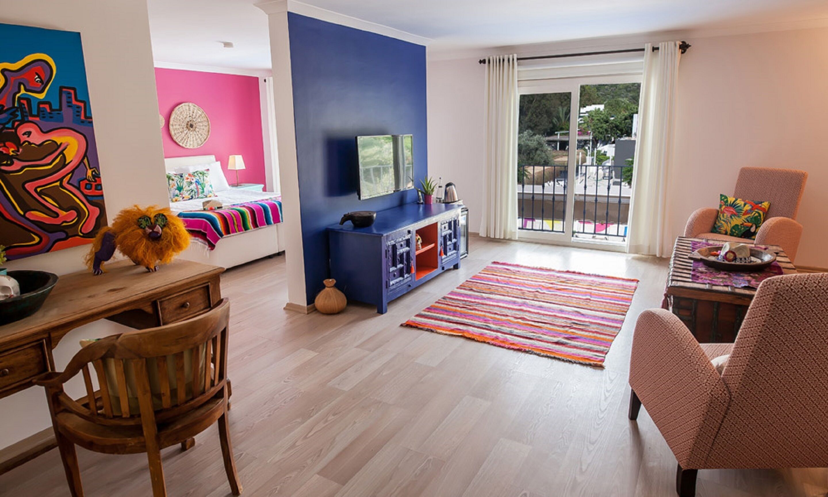 executive suite | premium bedding, minibar, in-room safe, blackout curtains