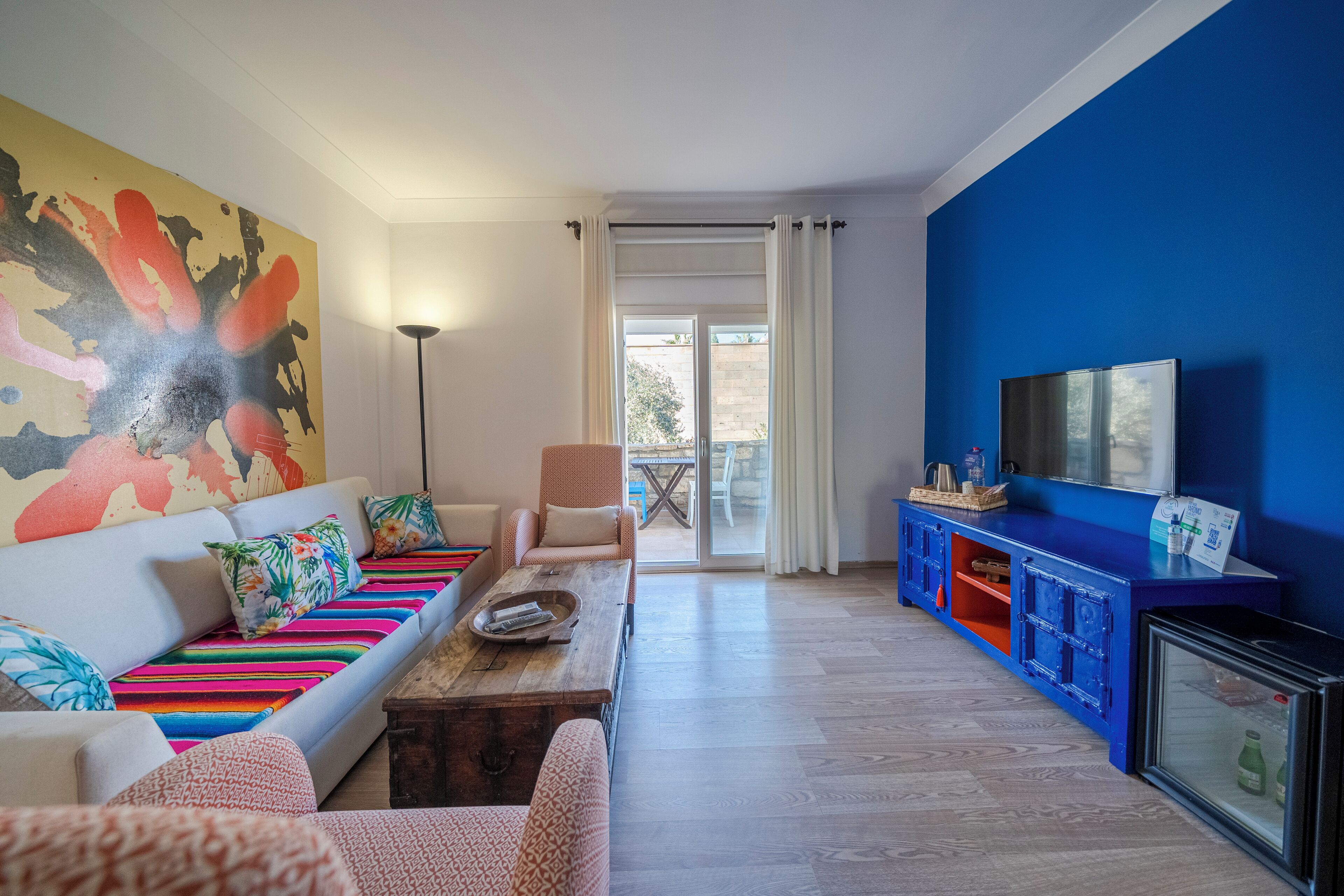 superior suite | premium bedding, minibar, in-room safe, blackout curtains