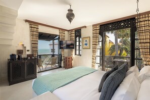 Deluxe Panoramic Seaview | Premium bedding, down comforters, Select Comfort beds, minibar - Villa Maroc Resort (Pranburi)