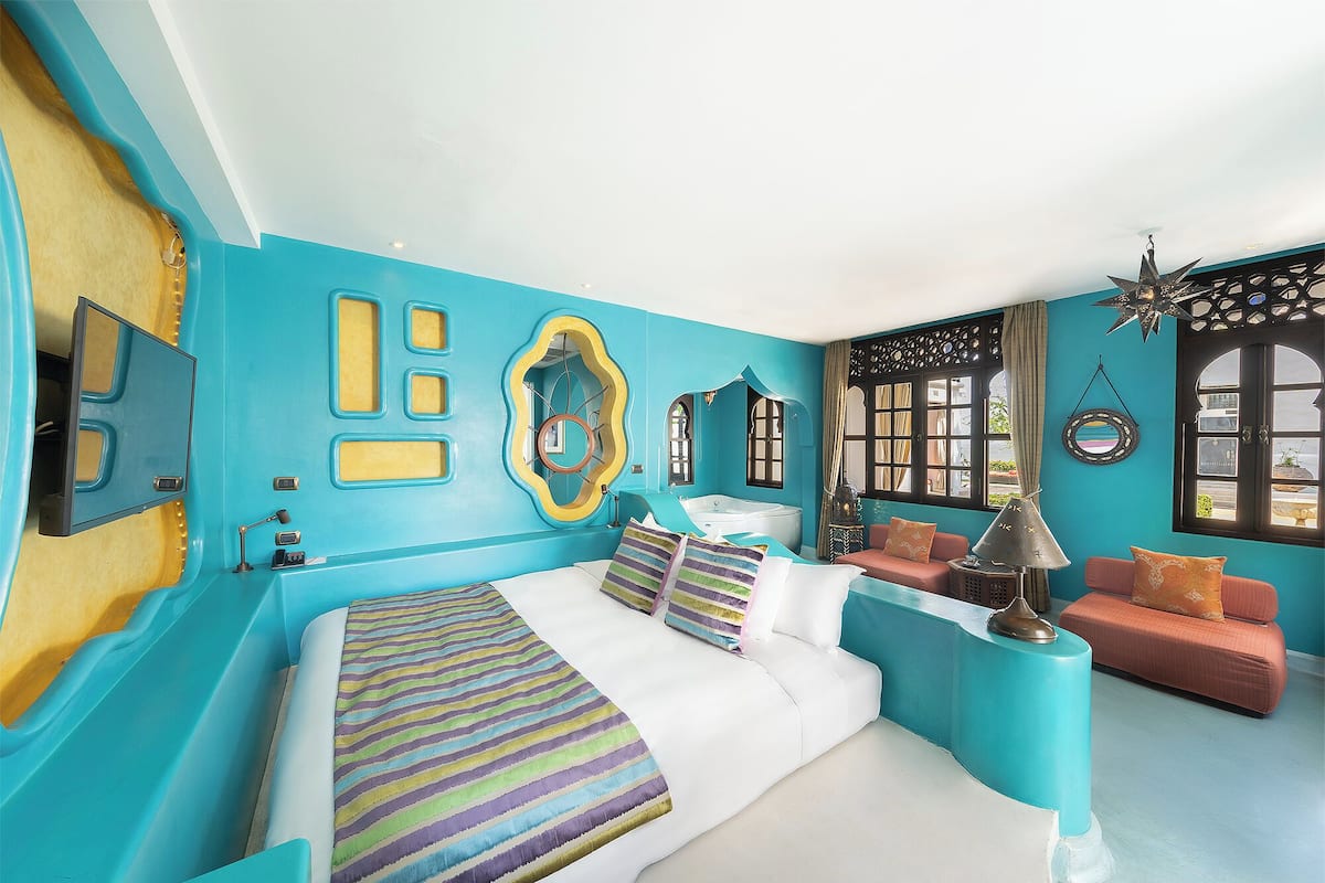 Deluxe Courtyard Grand Jacuzzi | 1 bedroom, premium bedding, down comforters, Select Comfort beds