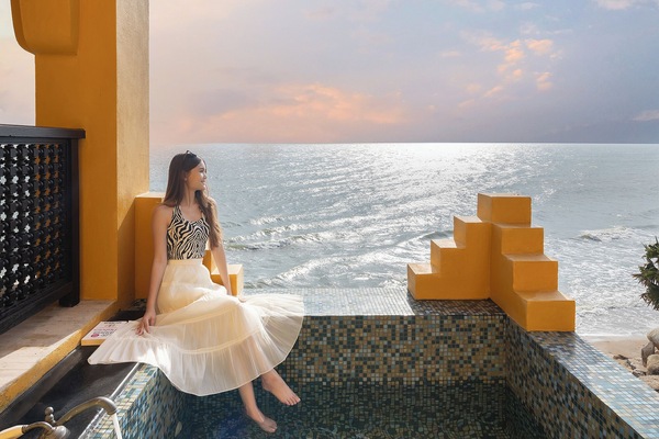 Two Bedroom Morocccan Beachfront Villa | Bathroom | Rainfall showerhead, designer toiletries, hair dryer, bathrobes