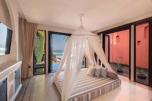 One Bedroom Morocccan Beachfront Pool | Living area