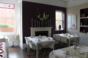 Petit déjeuner anglais (10 GBP par personne)