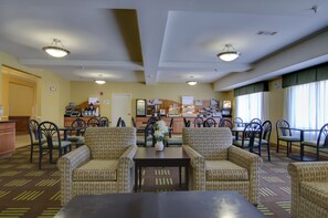 包含每日自助早餐