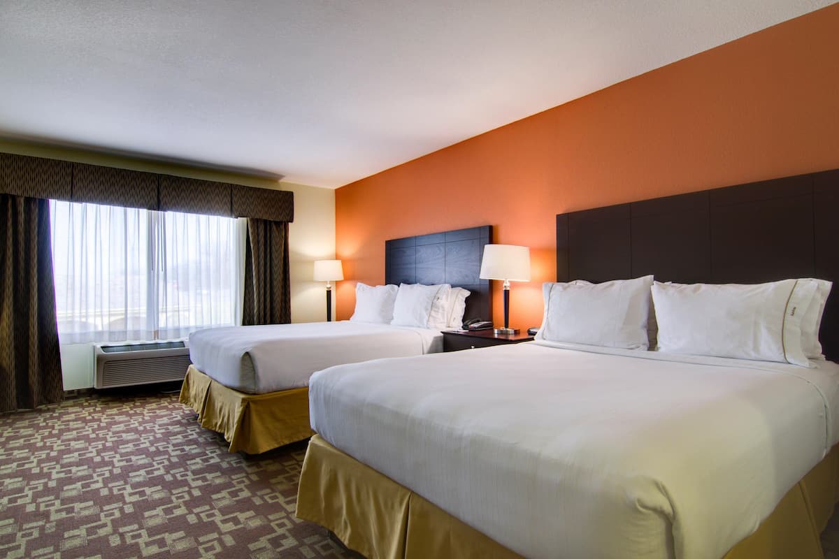 Premium bedding, pillow-top beds, in-room safe, desk