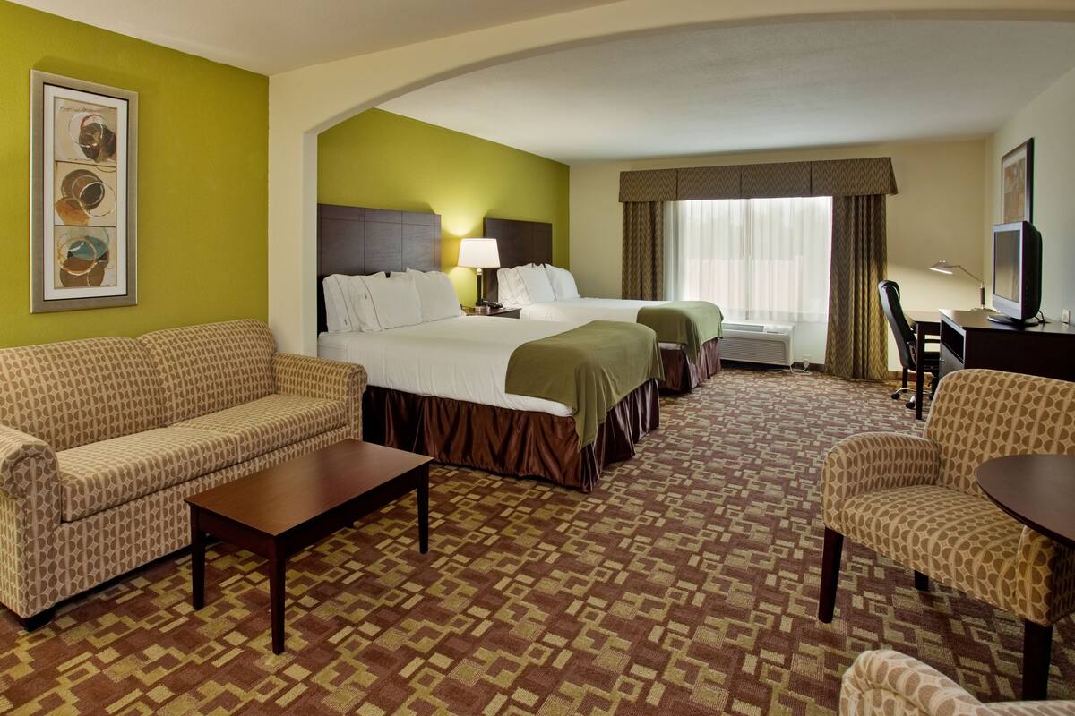 Suite, 2 Queen Beds | Premium bedding, pillow-top beds, in-room safe, desk