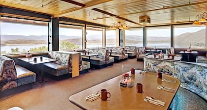 Topaz Lodge