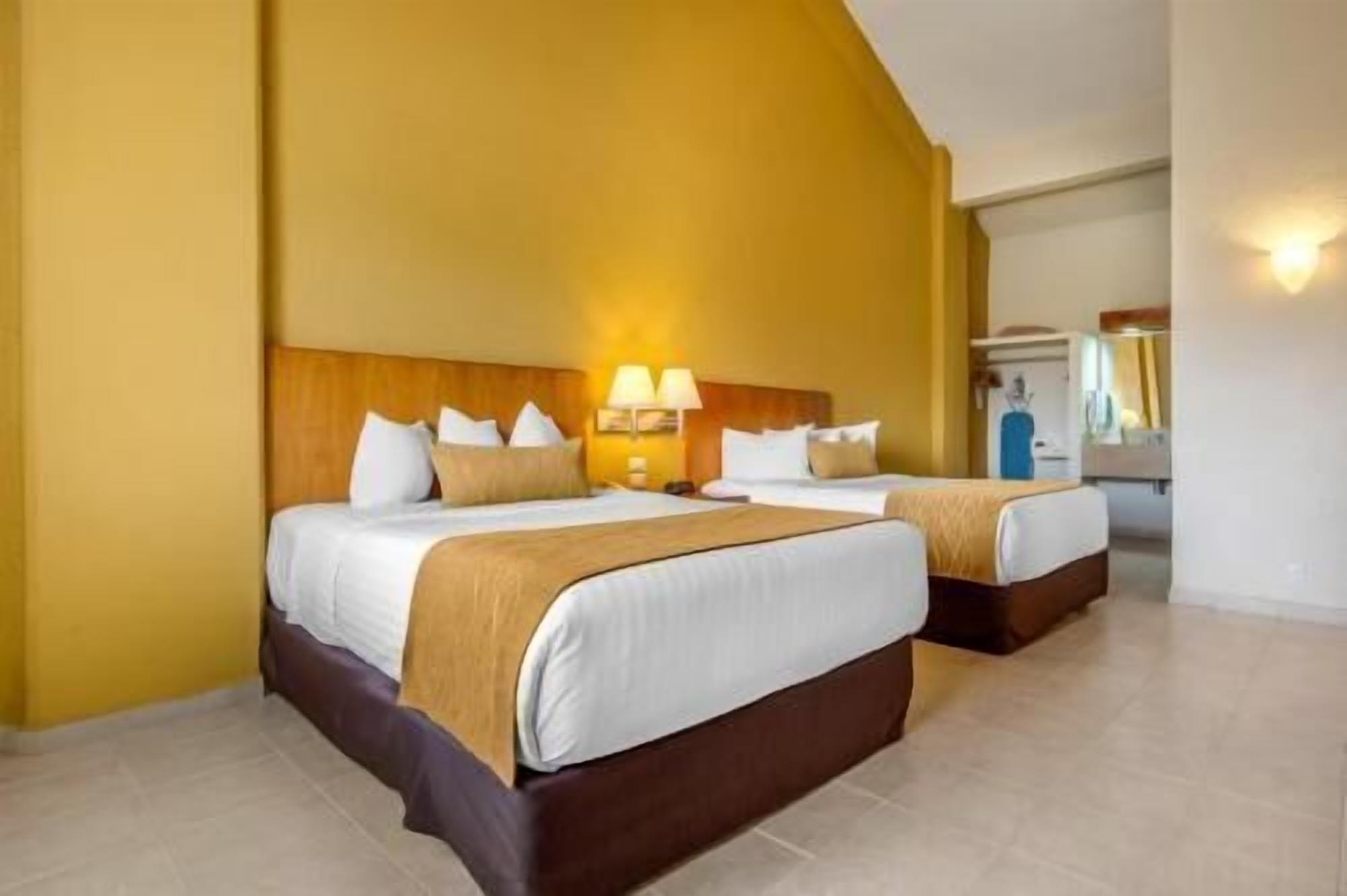 Sengetøy av topp kvalitet, safe på rommet og skrivebord